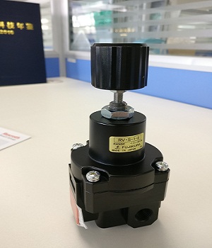 自力可調(diào)式減壓閥構(gòu)造參數(shù)，來控制閥門的開度