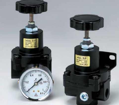 氣動(dòng)控制閥設(shè)備，蒸氣調(diào)節(jié)閥與液壓調(diào)節(jié)閥有什么不同？