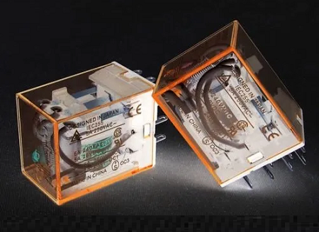 電磁繼電器觸點(diǎn)由什么材料制造組成，電磁繼電器是做什么用的？